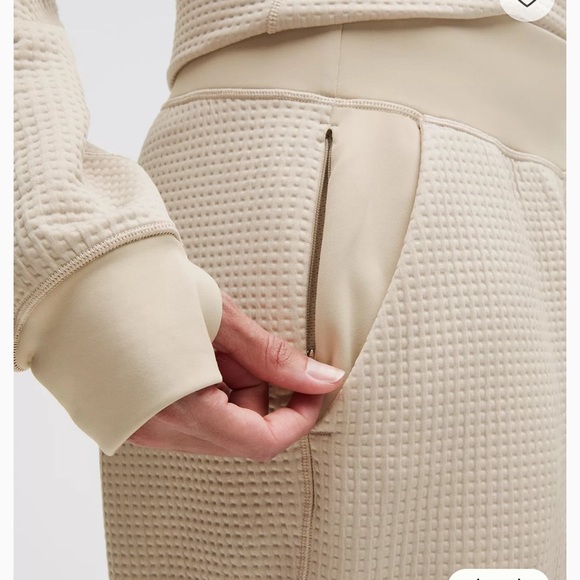Lululemon Athletica women’s jogger 8 waffle knit - Picture 2 of 11